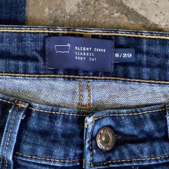 Levi's Slight Curve Classic Bootcut Jeans - Picture 3 of 6